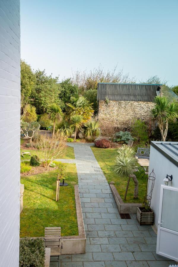 Hotel Traiteur Les Ormes, The Originals Relais Barneville-Carteret Exterior foto