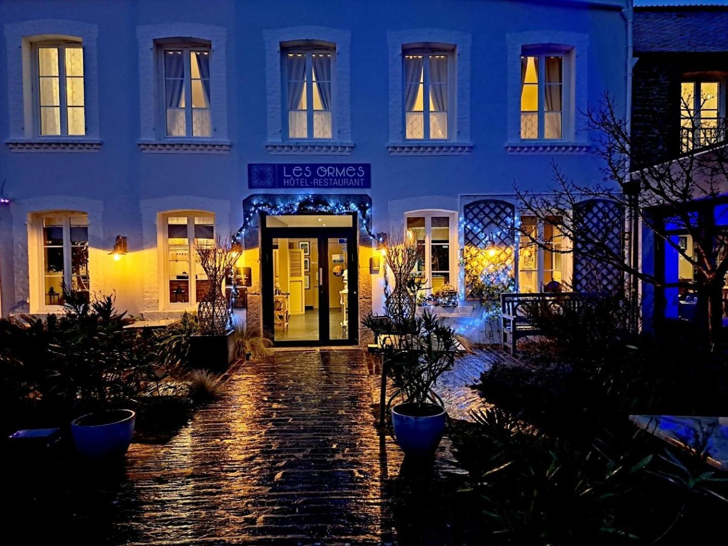 Hotel Traiteur Les Ormes, The Originals Relais Barneville-Carteret Exterior foto