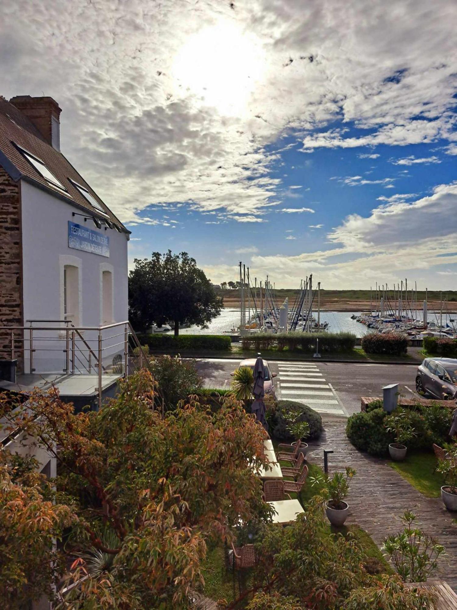 Hotel Traiteur Les Ormes, The Originals Relais Barneville-Carteret Exterior foto