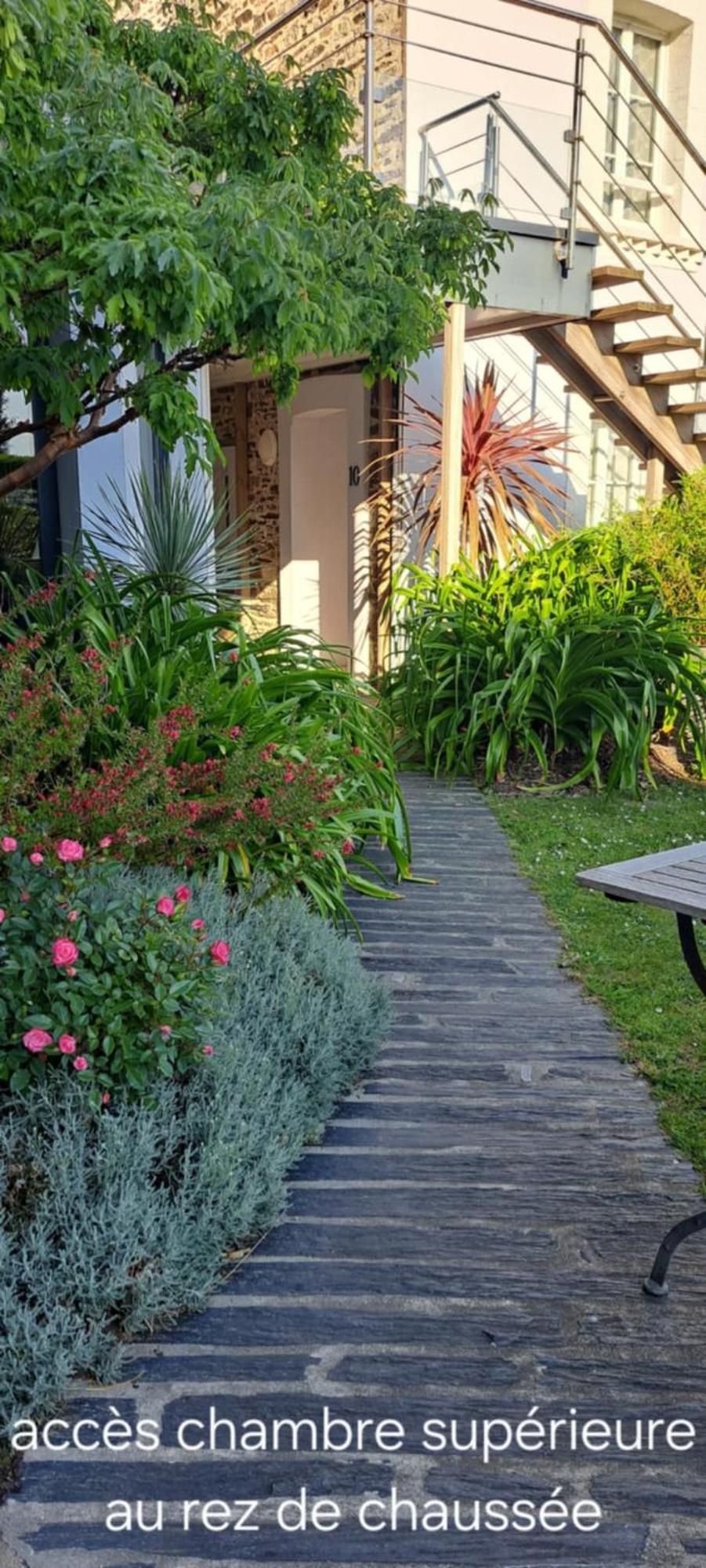 Hotel Traiteur Les Ormes, The Originals Relais Barneville-Carteret Exterior foto